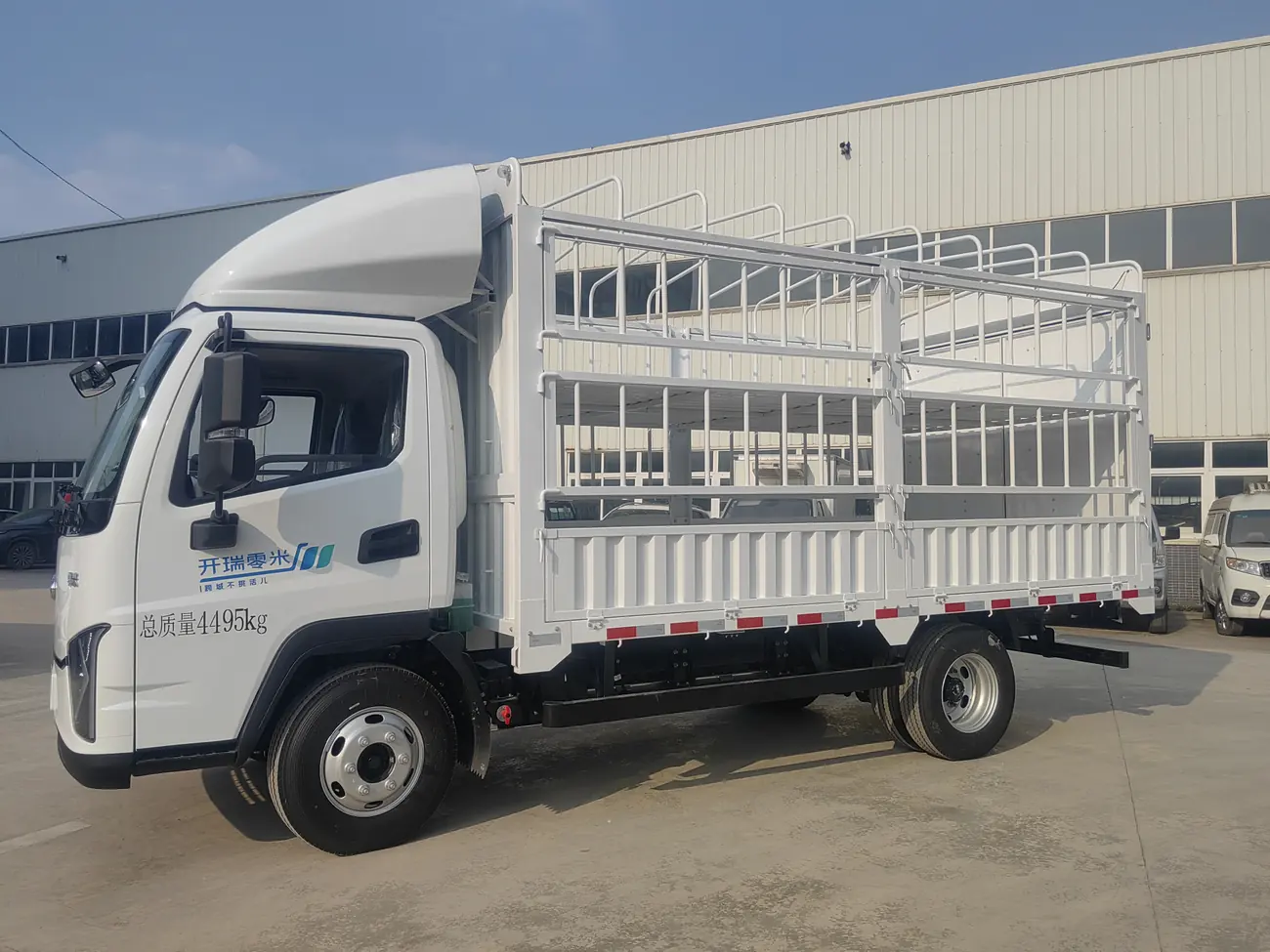 仓栅车
